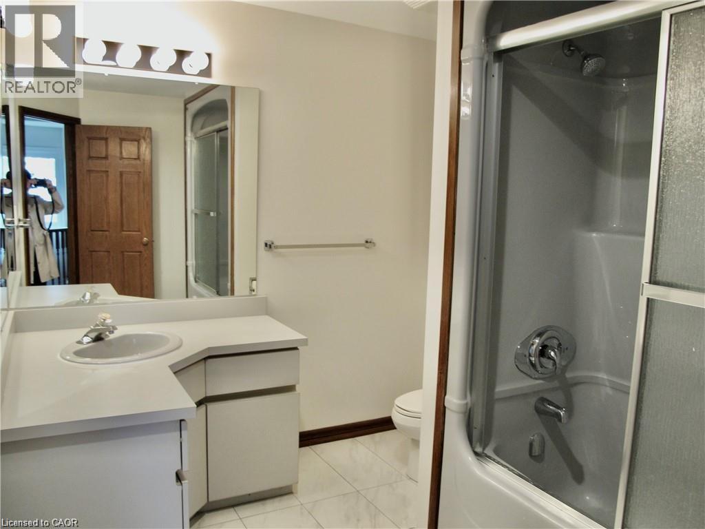 Photo 21 of 580 3rd Road E, Hamilton ON