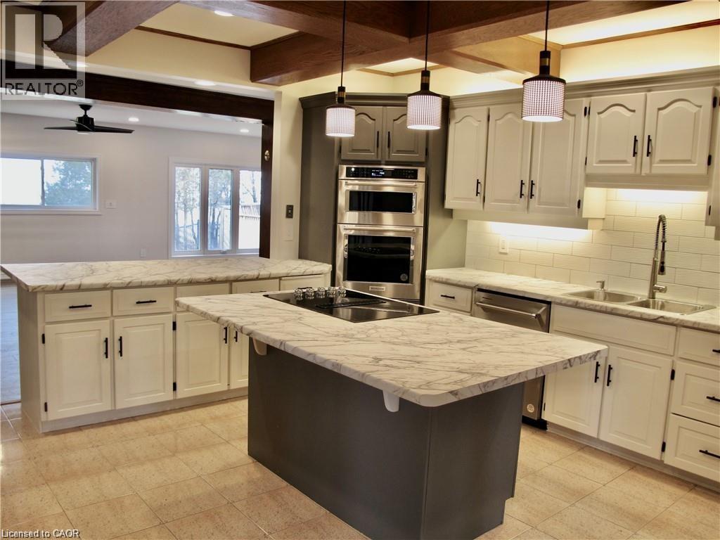 Photo 9 of 580 3rd Road E, Hamilton ON