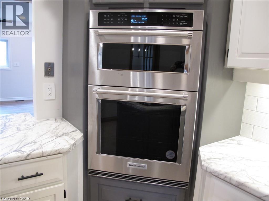 Photo 10 of 580 3rd Road E, Hamilton ON