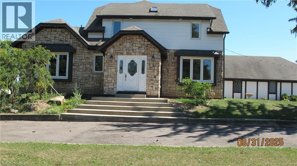 Photo 2 of 580 3rd Road E, Hamilton ON