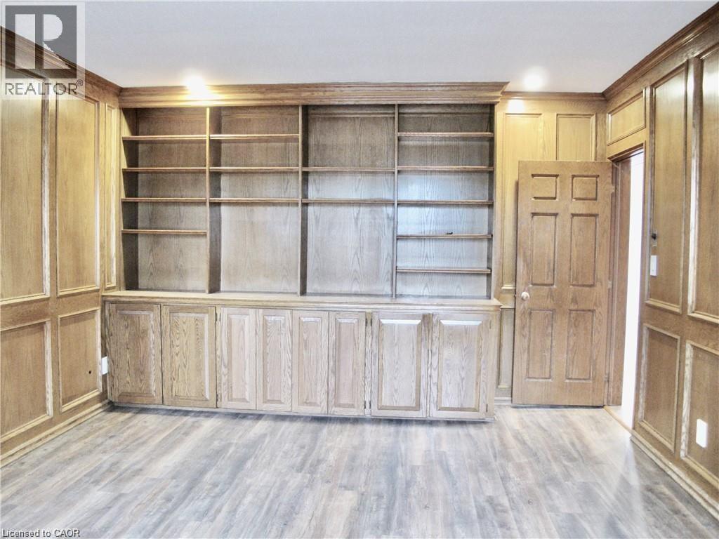 Photo 12 of 580 3rd Road E, Hamilton ON