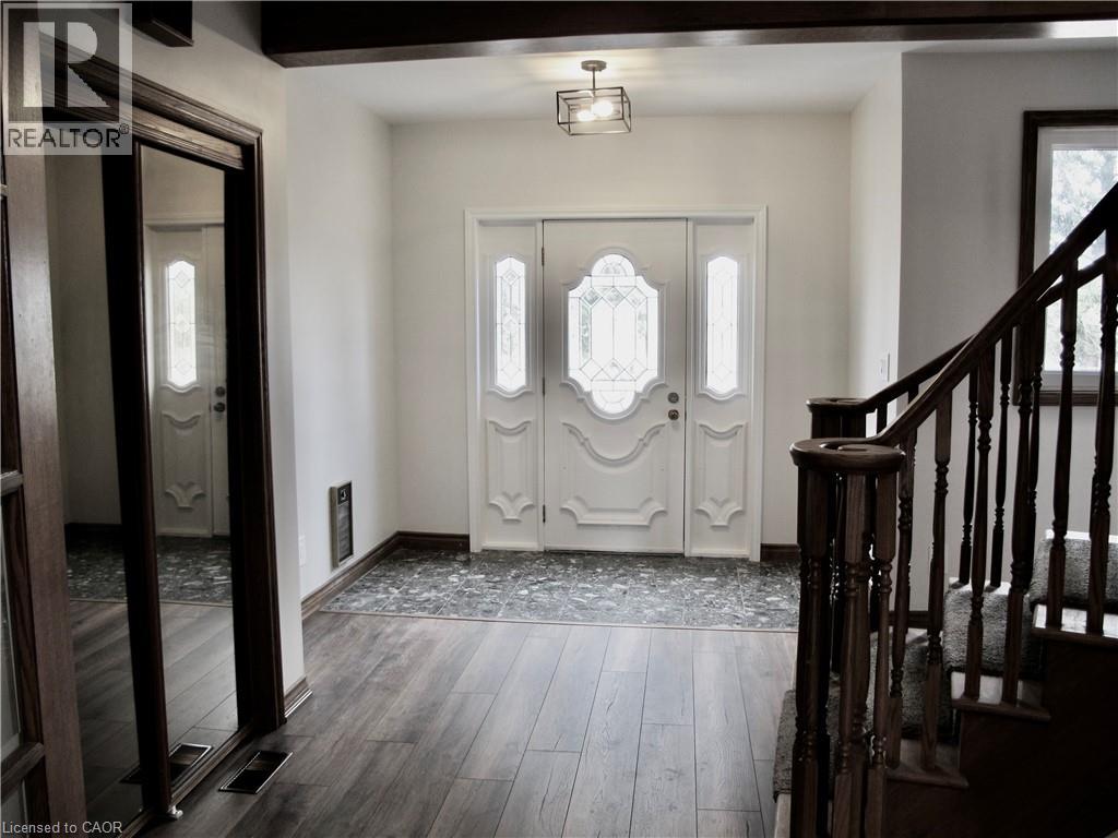 Photo 4 of 580 3rd Road E, Hamilton ON