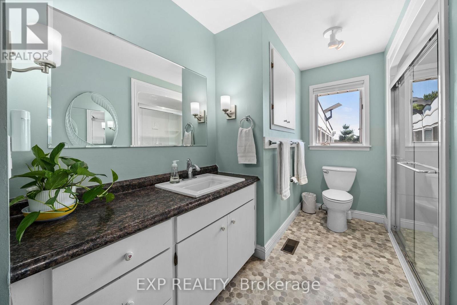 Photo 16 of 112 Stoco Road, Tweed ON
