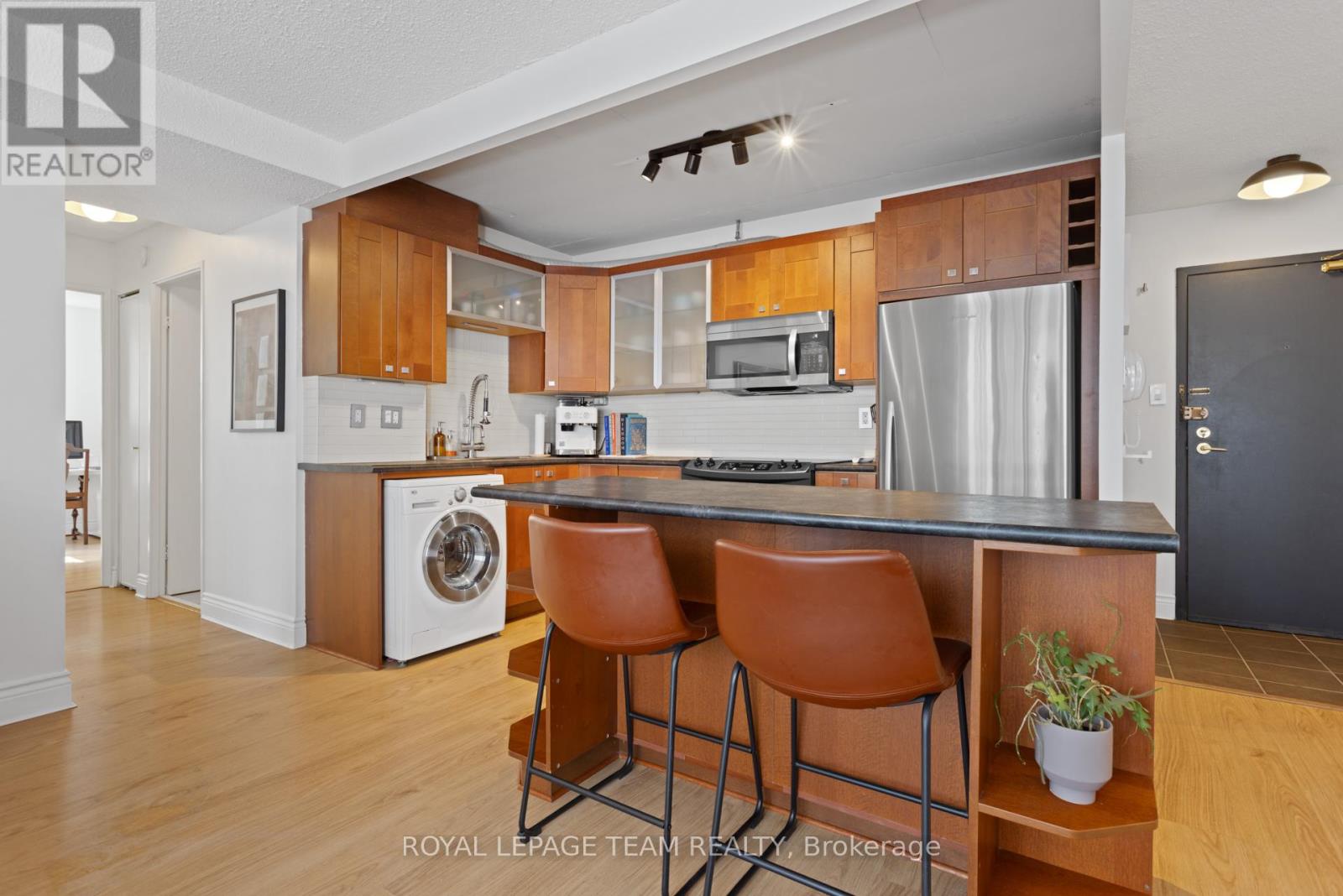 Photo 11 of 503 141 Somerset Street W, Ottawa ON