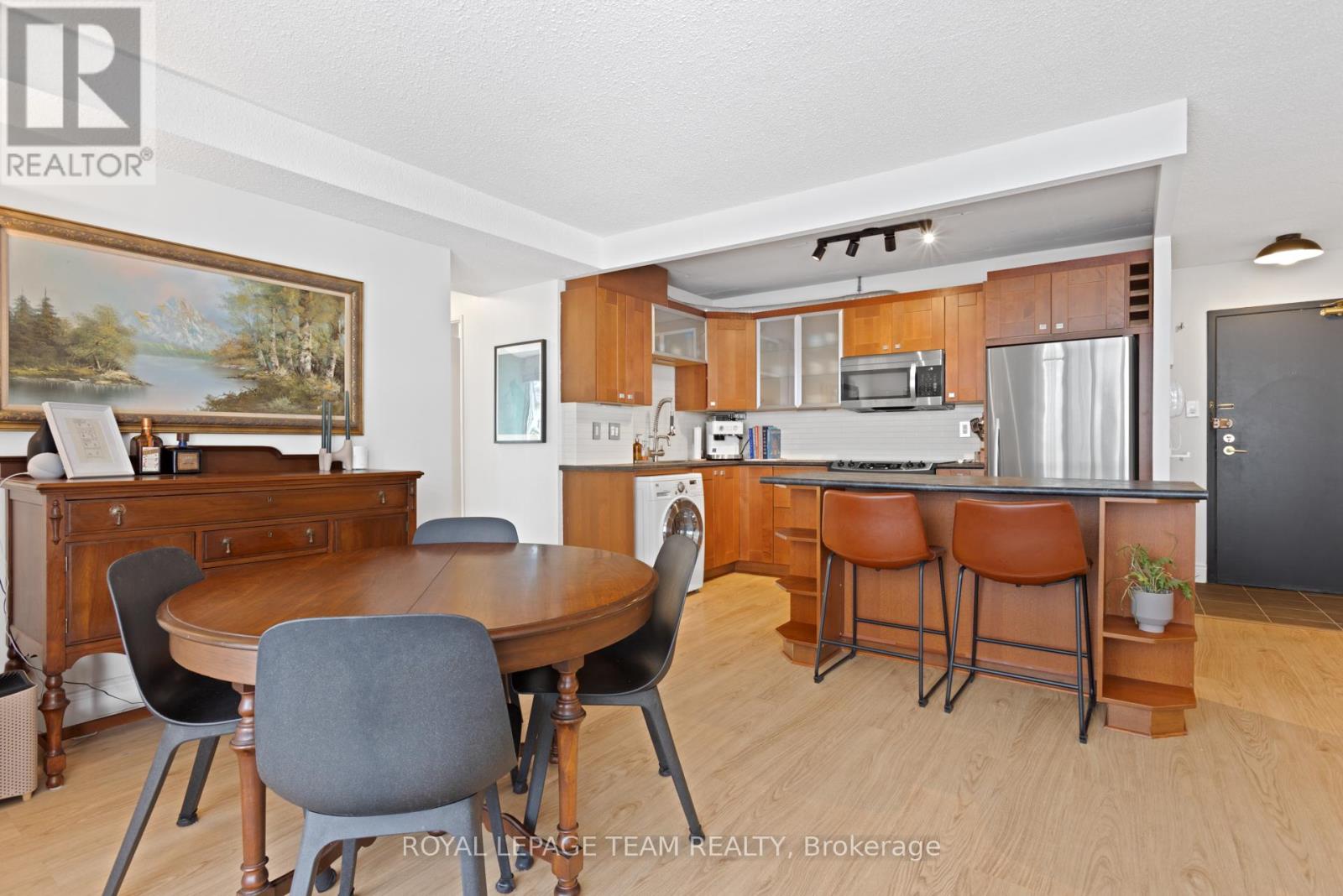 Photo 15 of 503 141 Somerset Street W, Ottawa ON