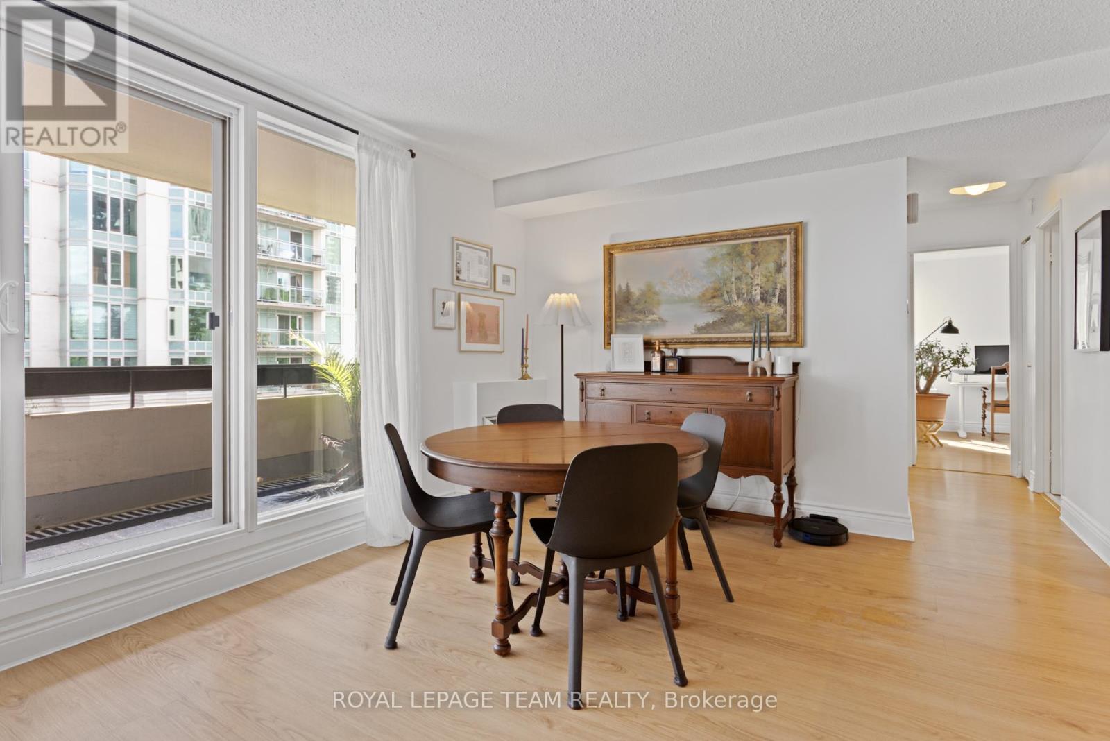 Photo 16 of 503 141 Somerset Street W, Ottawa ON