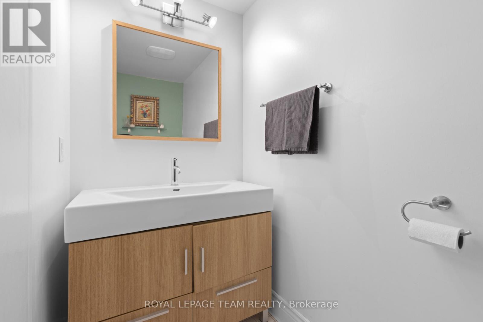 Photo 24 of 503 141 Somerset Street W, Ottawa ON