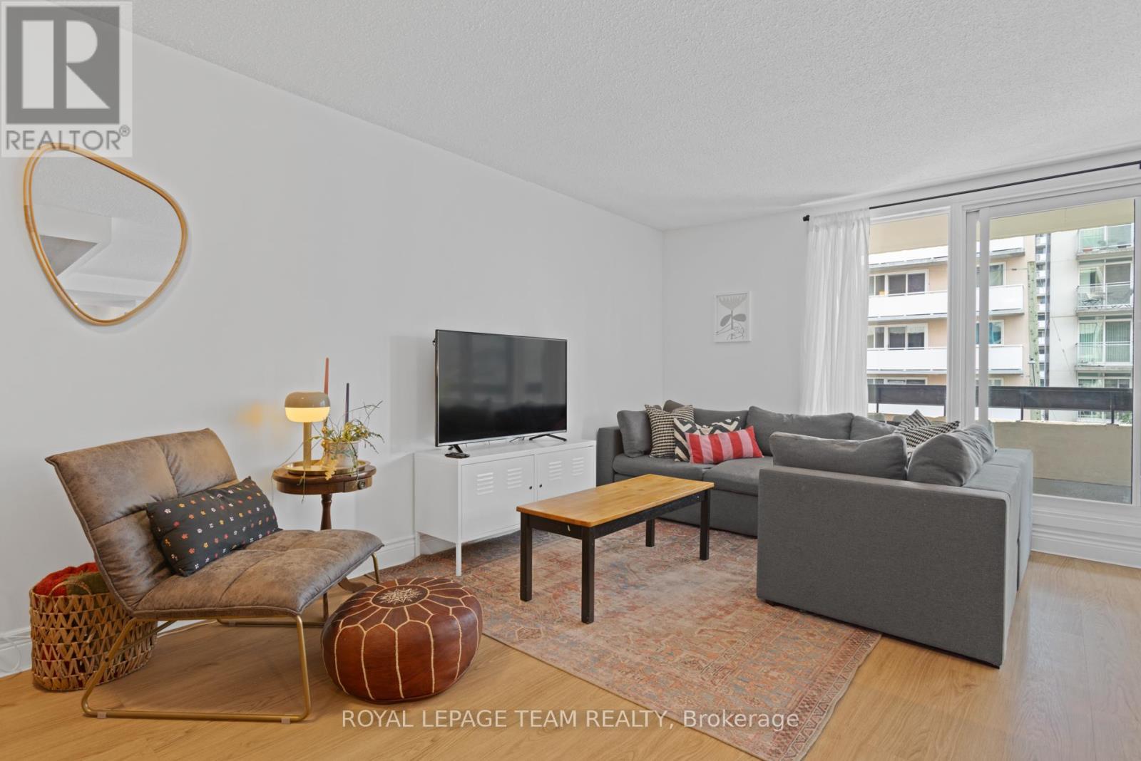Photo 8 of 503 141 Somerset Street W, Ottawa ON
