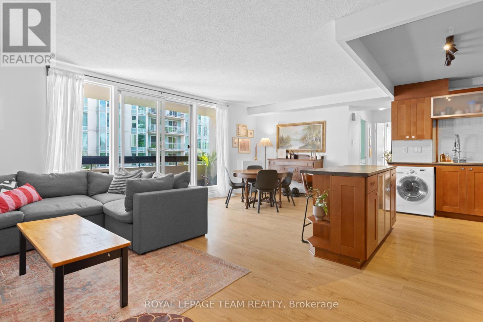 Photo 9 of 503 141 Somerset Street W, Ottawa ON
