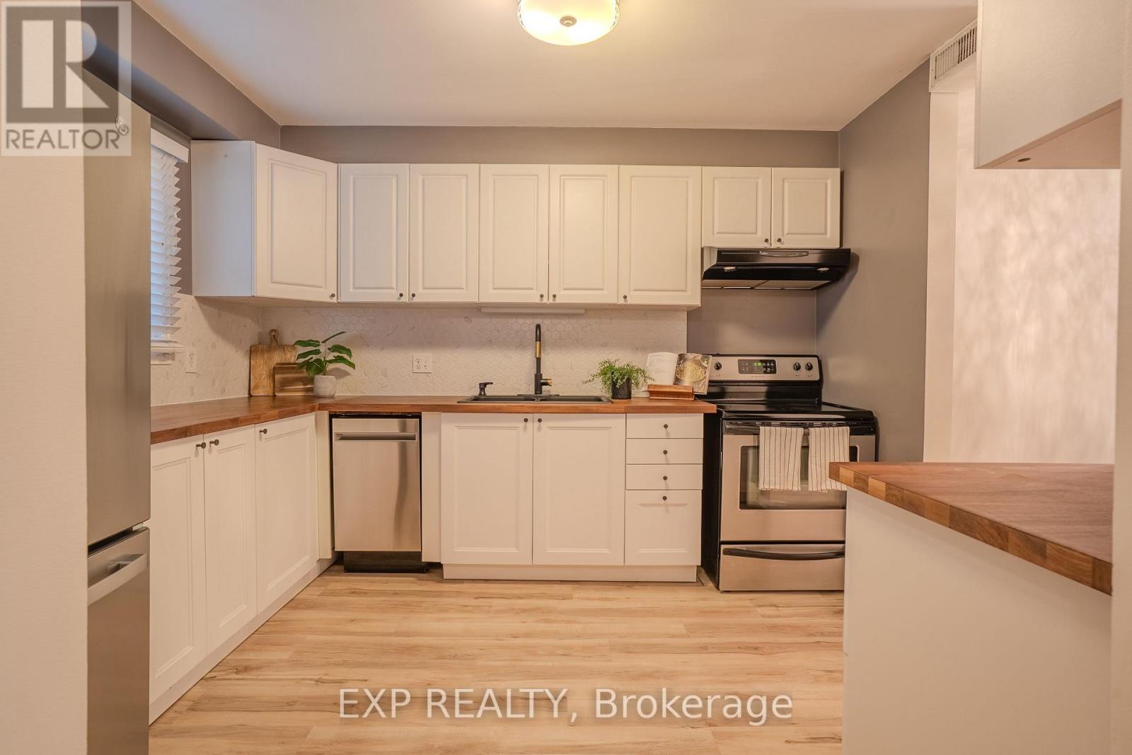 Photo 5 of 8 38 Elma Street, St Catharines ON
