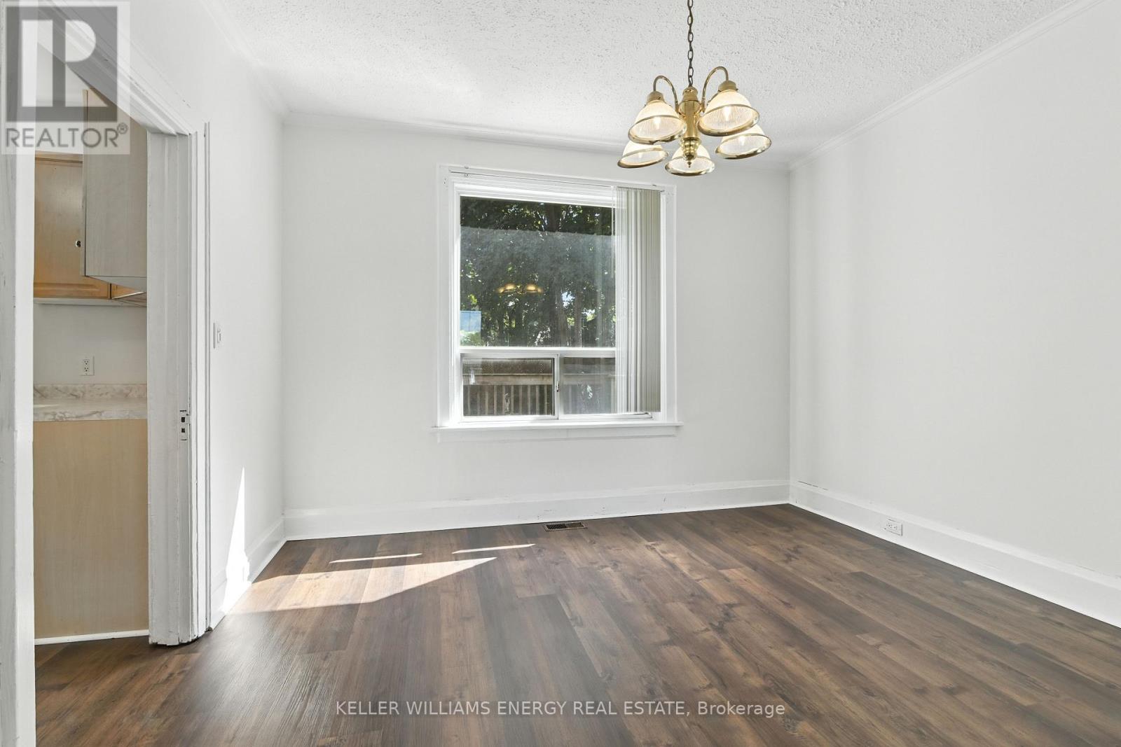 Photo 8 of 217 Drew Street, Oshawa ON
