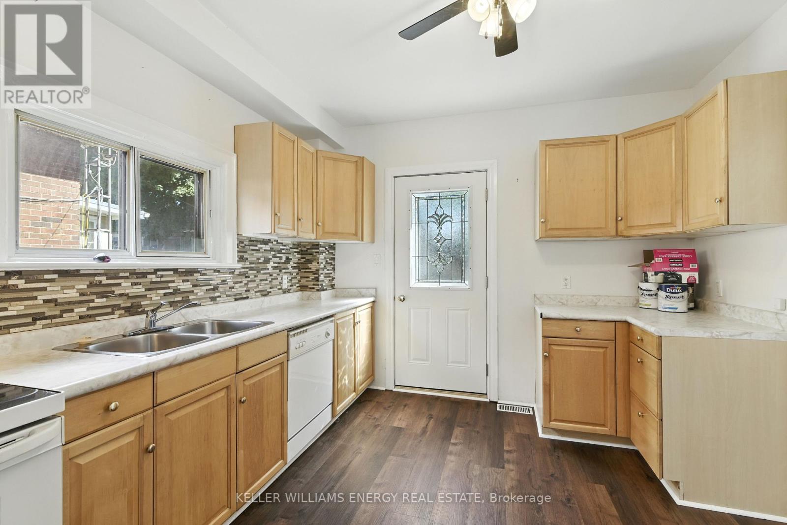 Photo 9 of 217 Drew Street, Oshawa ON