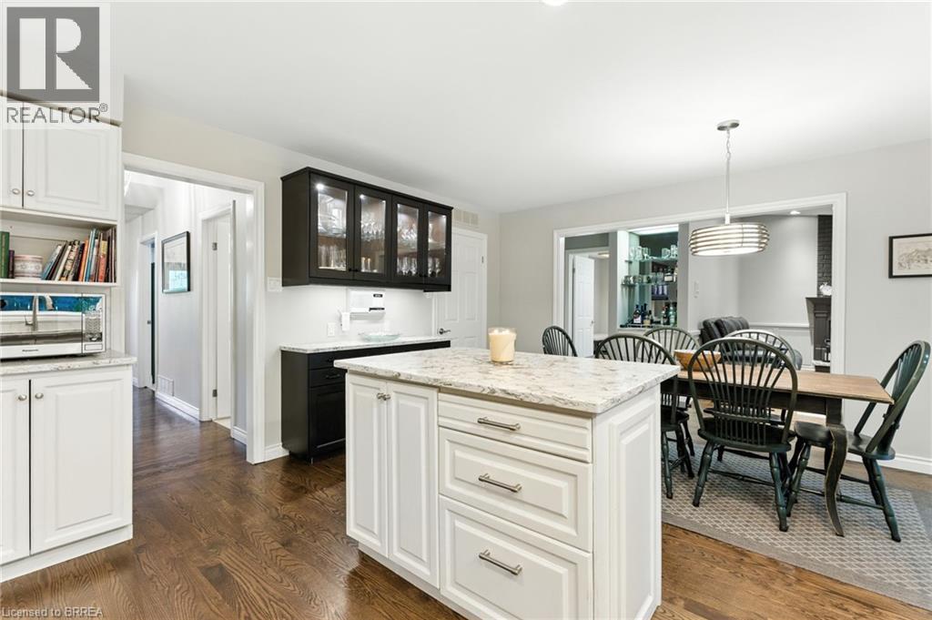 Photo 16 of 91 Abbey Close, Ancaster ON