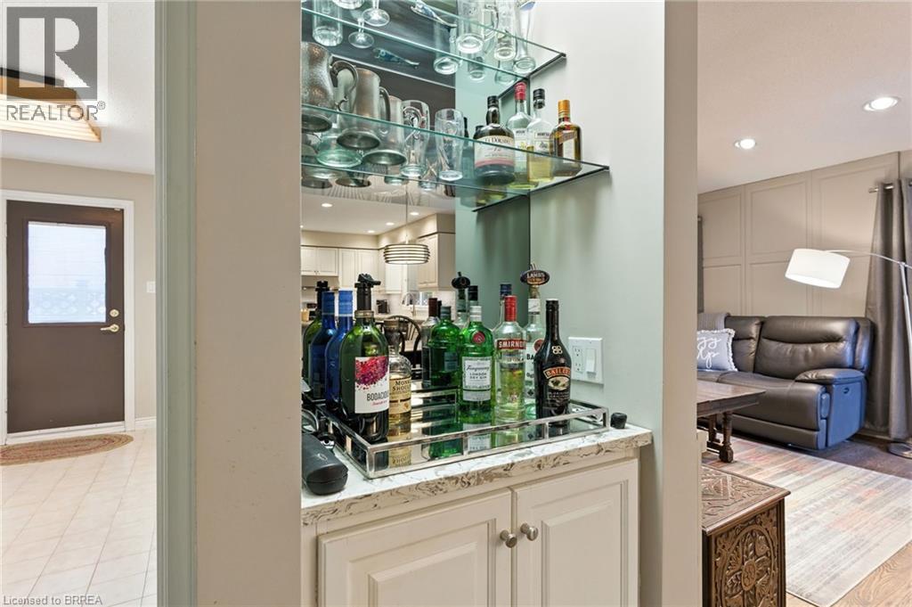 Photo 21 of 91 Abbey Close, Ancaster ON