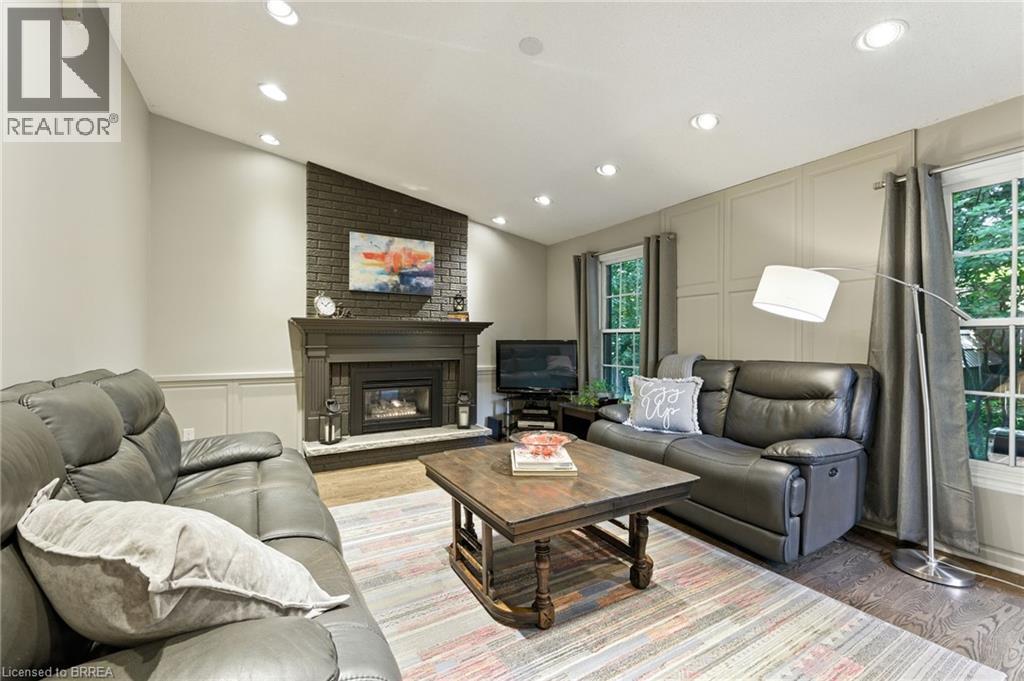 Photo 22 of 91 Abbey Close, Ancaster ON