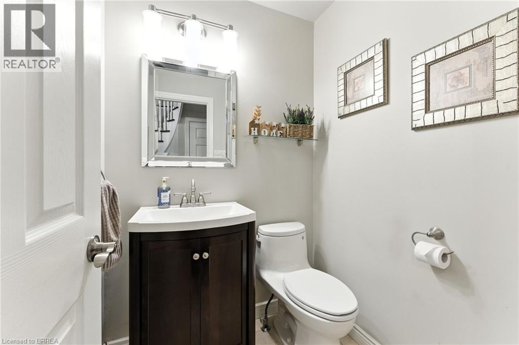 Photo 25 of 91 Abbey Close, Ancaster ON
