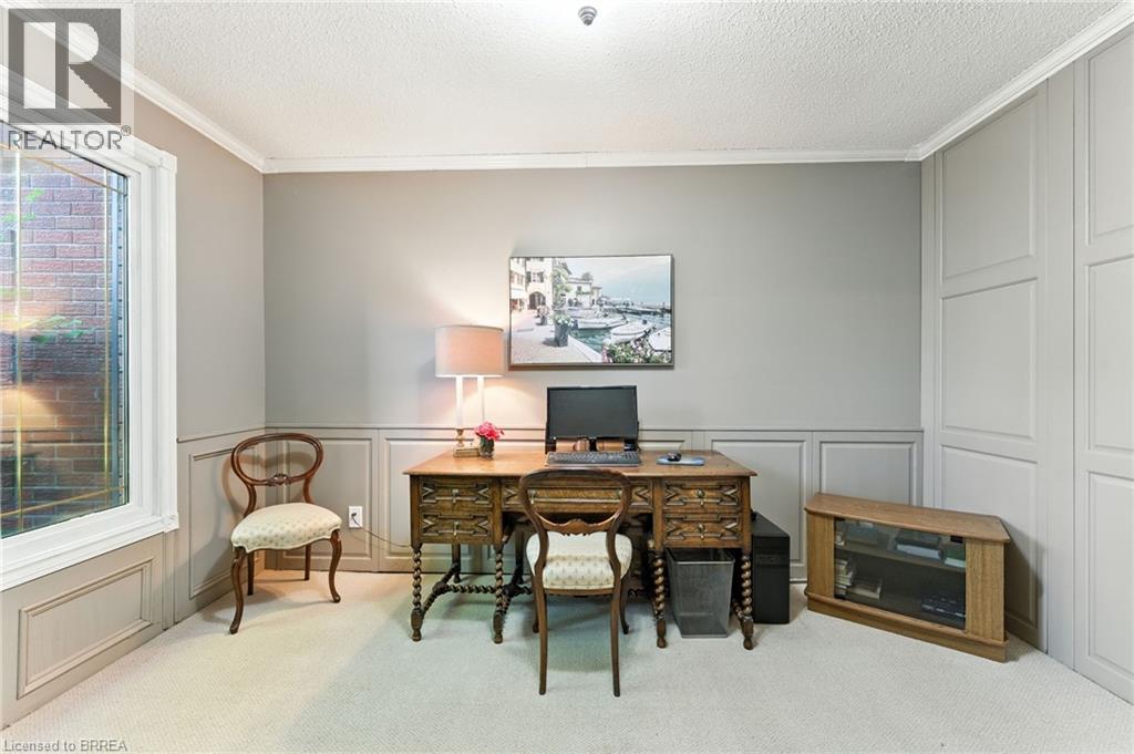 Photo 26 of 91 Abbey Close, Ancaster ON