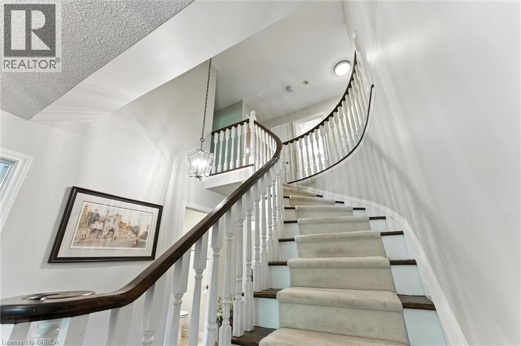 Photo 27 of 91 Abbey Close, Ancaster ON