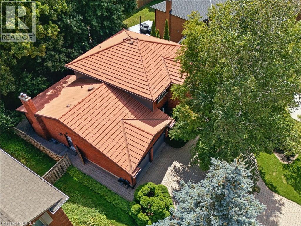 Photo 3 of 91 Abbey Close, Ancaster ON