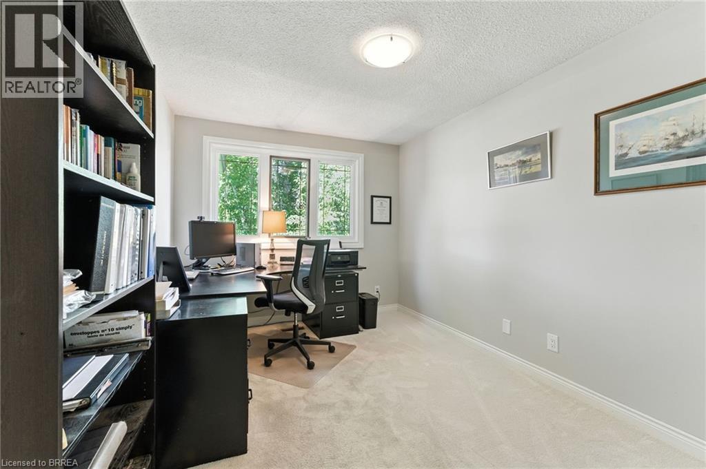 Photo 30 of 91 Abbey Close, Ancaster ON