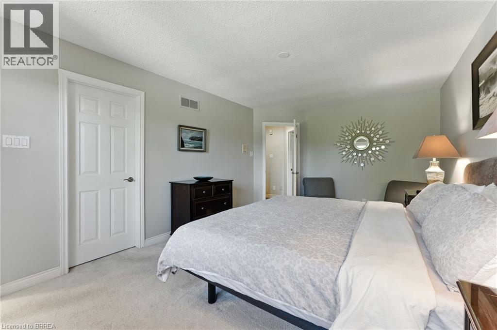 Photo 34 of 91 Abbey Close, Ancaster ON
