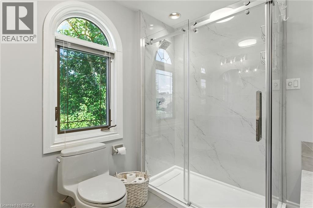 Photo 35 of 91 Abbey Close, Ancaster ON