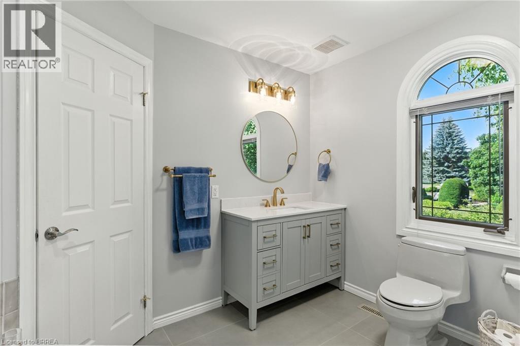 Photo 36 of 91 Abbey Close, Ancaster ON