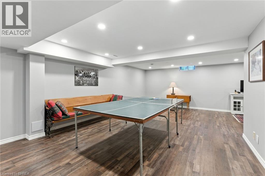 Photo 40 of 91 Abbey Close, Ancaster ON
