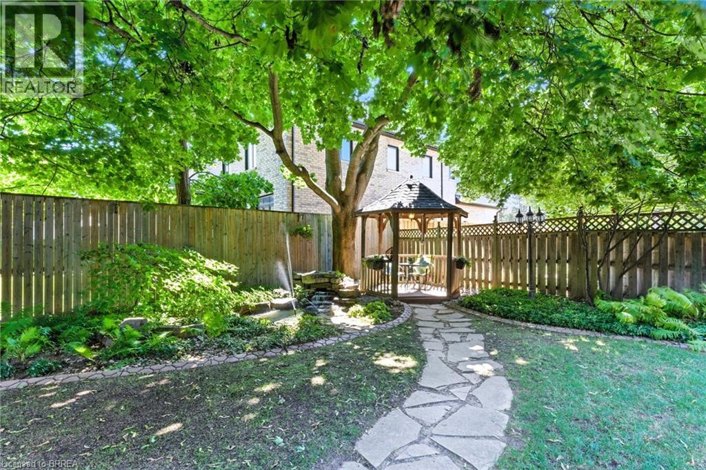 Photo 46 of 91 Abbey Close, Ancaster ON