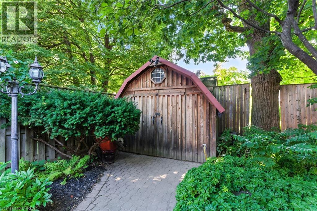 Photo 50 of 91 Abbey Close, Ancaster ON