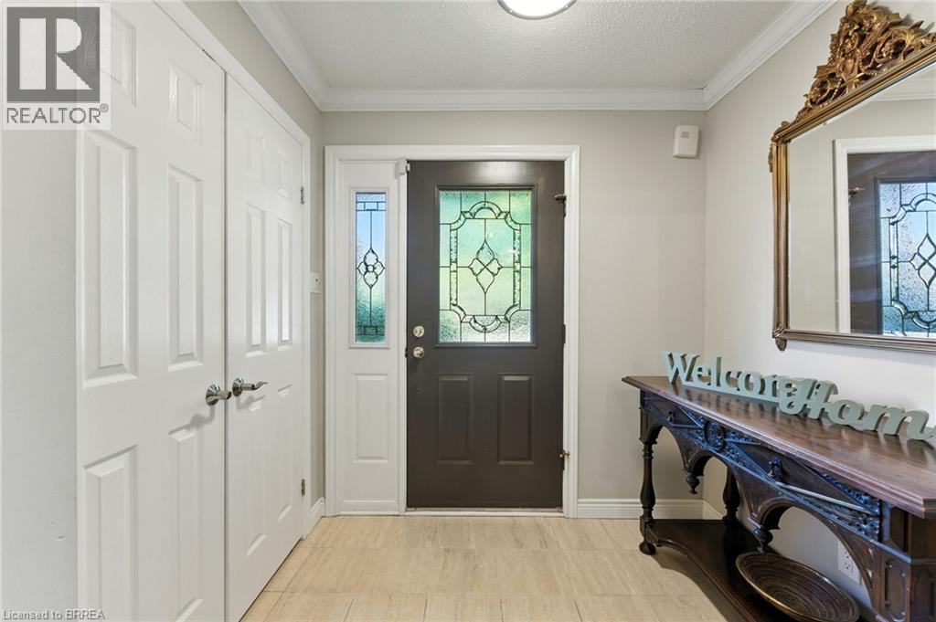 Photo 7 of 91 Abbey Close, Ancaster ON