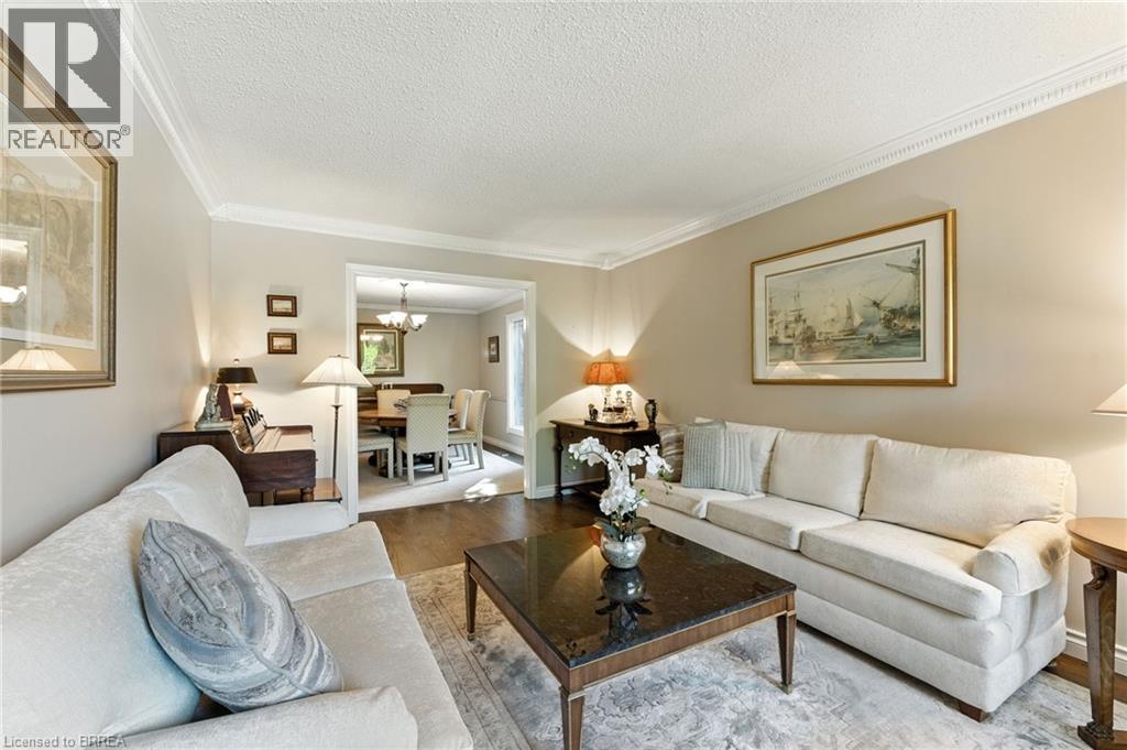 Photo 9 of 91 Abbey Close, Ancaster ON