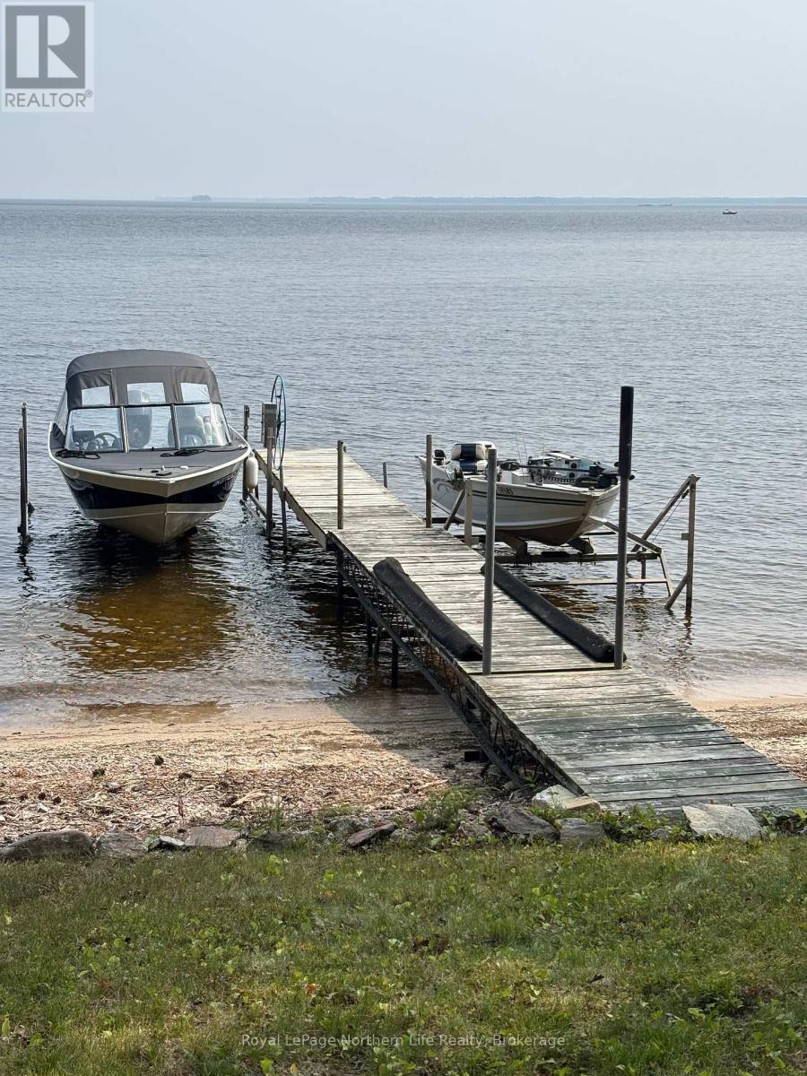 16 MUSKIE BAY LAKE NIPISSING - 5