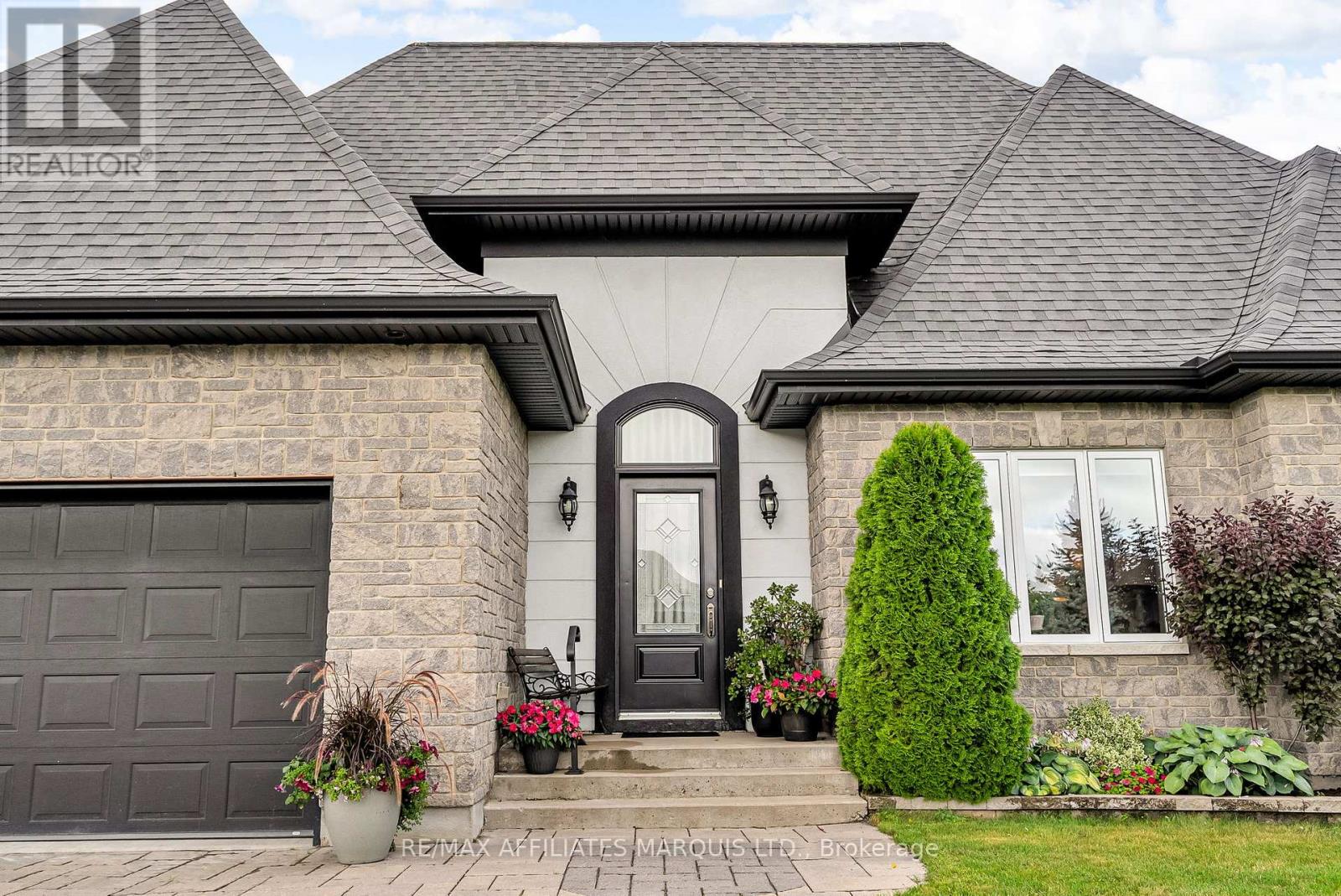 Photo 3 of 6708 Yacht Boulevard, Cornwall ON
