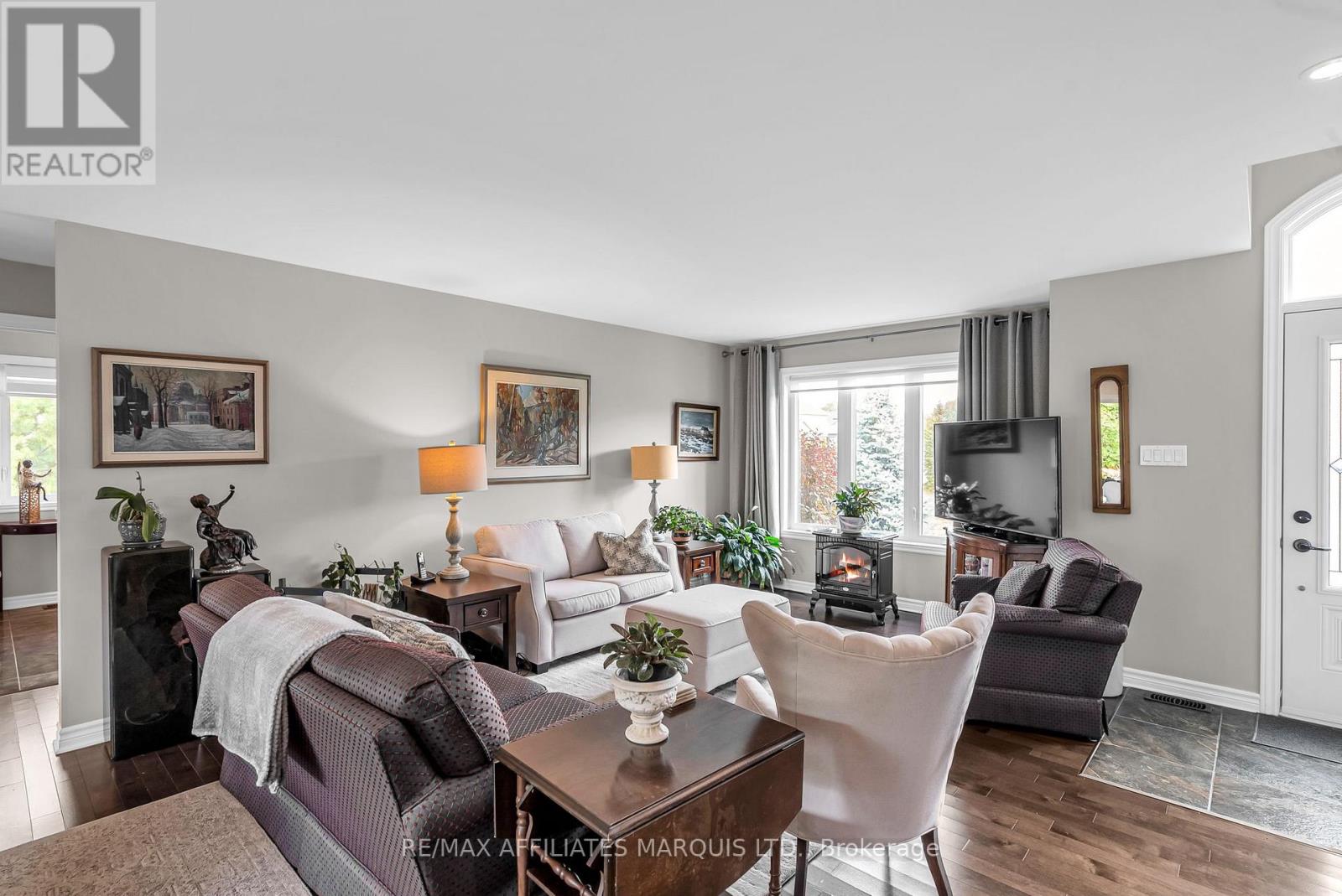 Photo 5 of 6708 Yacht Boulevard, Cornwall ON