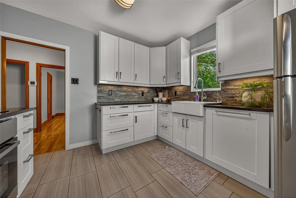 Photo 12 of 68 Harrowby Avenue, Winnipeg MB
