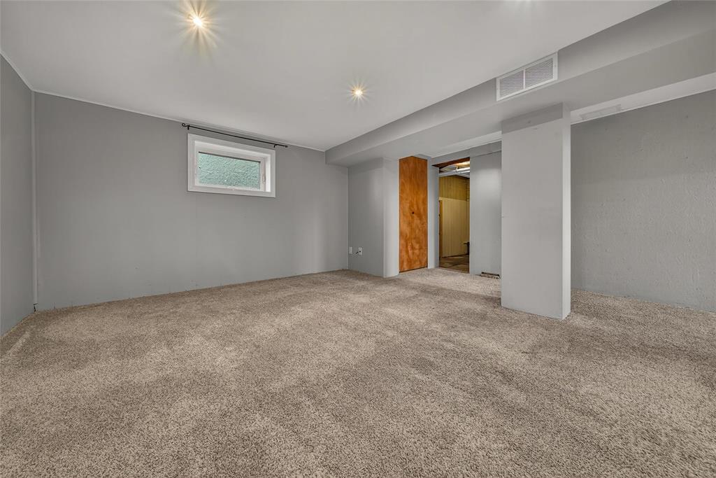 Photo 23 of 68 Harrowby Avenue, Winnipeg MB