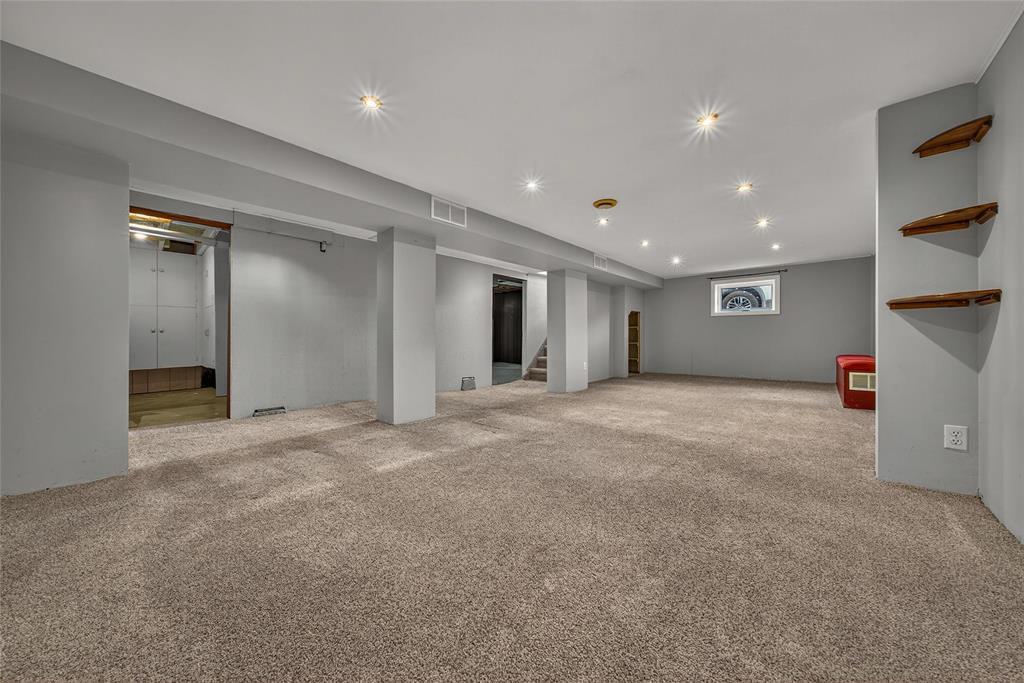Photo 22 of 68 Harrowby Avenue, Winnipeg MB