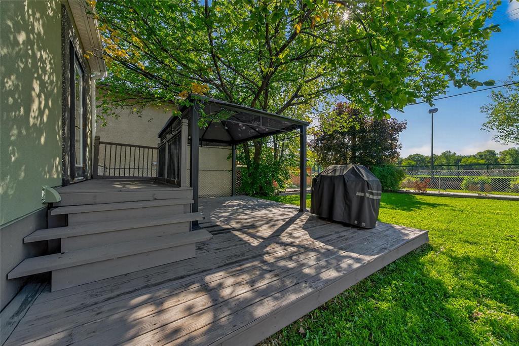 Photo 33 of 68 Harrowby Avenue, Winnipeg MB