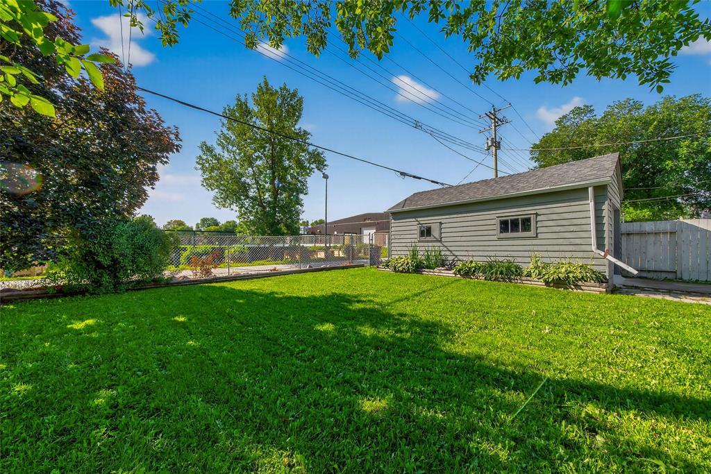 Photo 32 of 68 Harrowby Avenue, Winnipeg MB