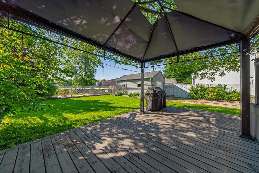 Photo 30 of 68 Harrowby Avenue, Winnipeg MB