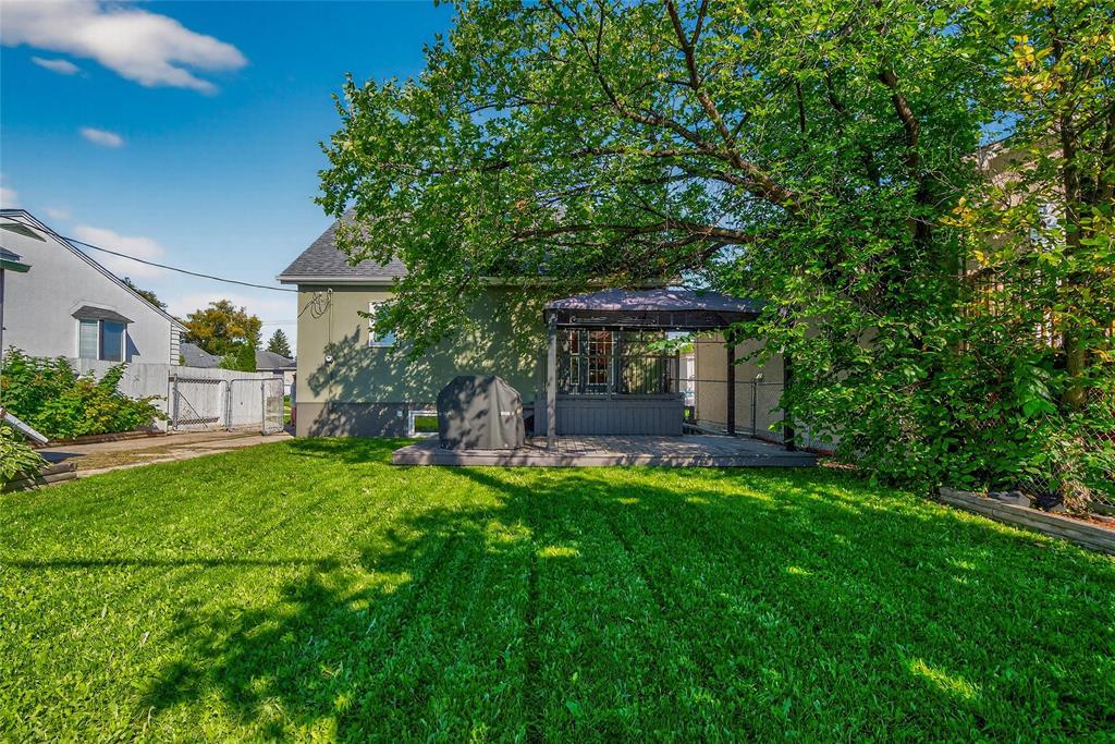 Photo 34 of 68 Harrowby Avenue, Winnipeg MB