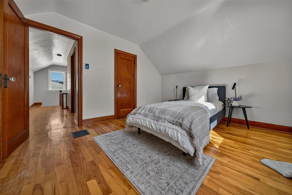 Photo 19 of 68 Harrowby Avenue, Winnipeg MB