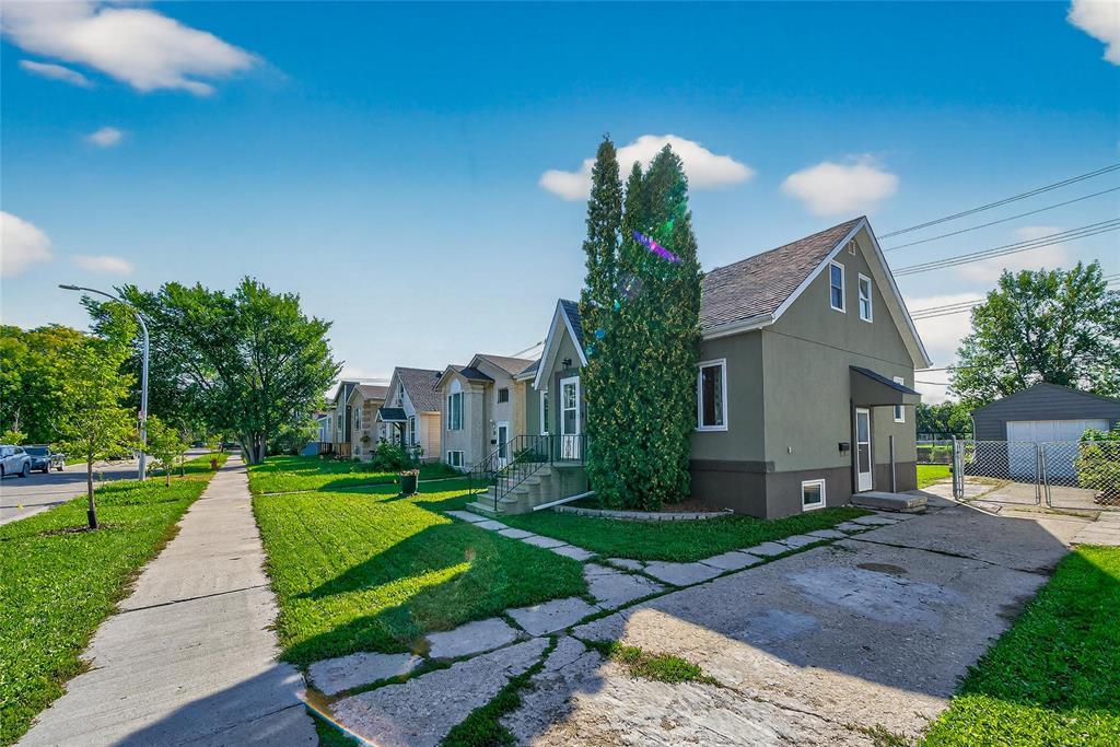 Photo 28 of 68 Harrowby Avenue, Winnipeg MB