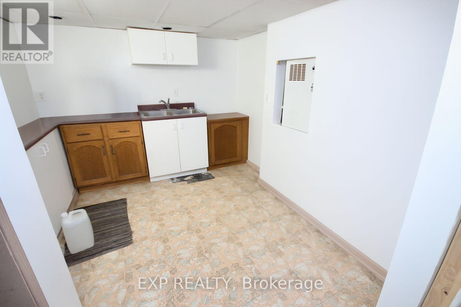 Photo 14 of 511 St Felix Street, Cornwall ON