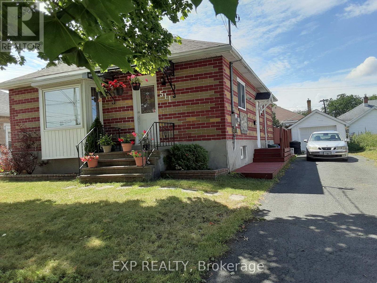 Photo 3 of 511 St Felix Street, Cornwall ON