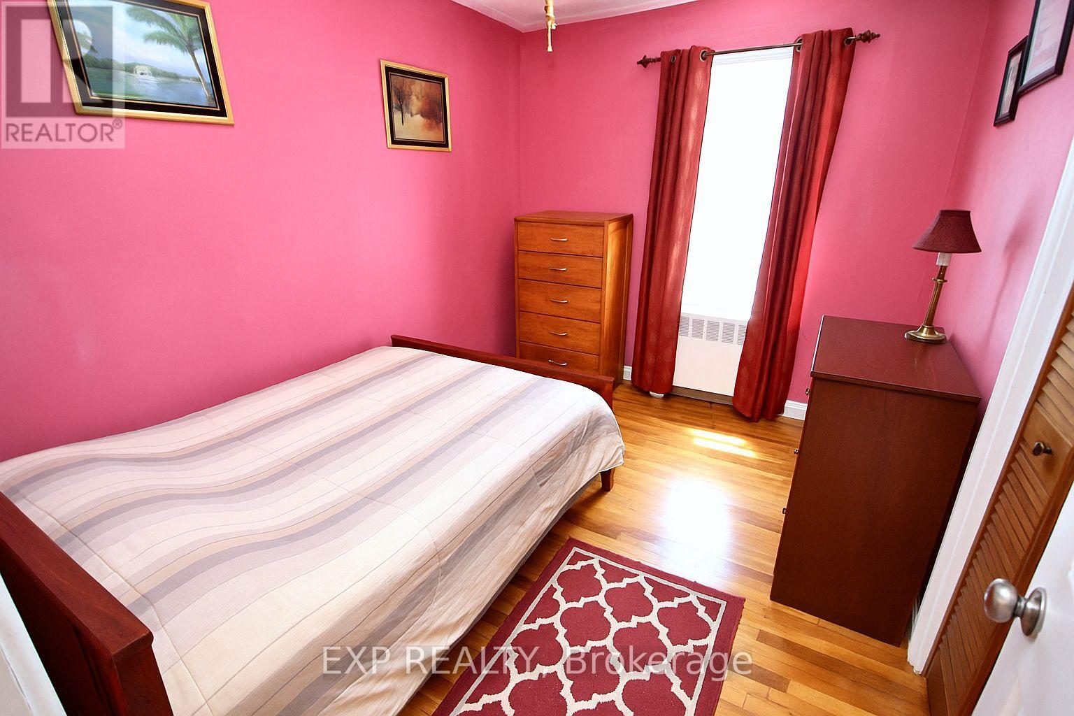 Photo 11 of 511 St Felix Street, Cornwall ON