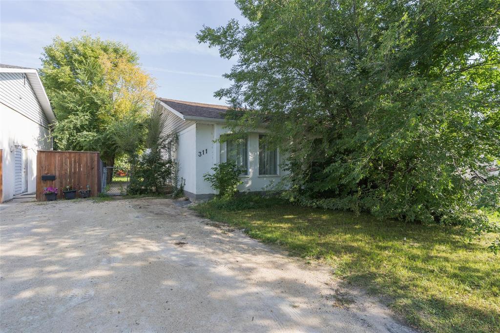 Photo 1 of 311 Larche Crescent, Winnipeg MB