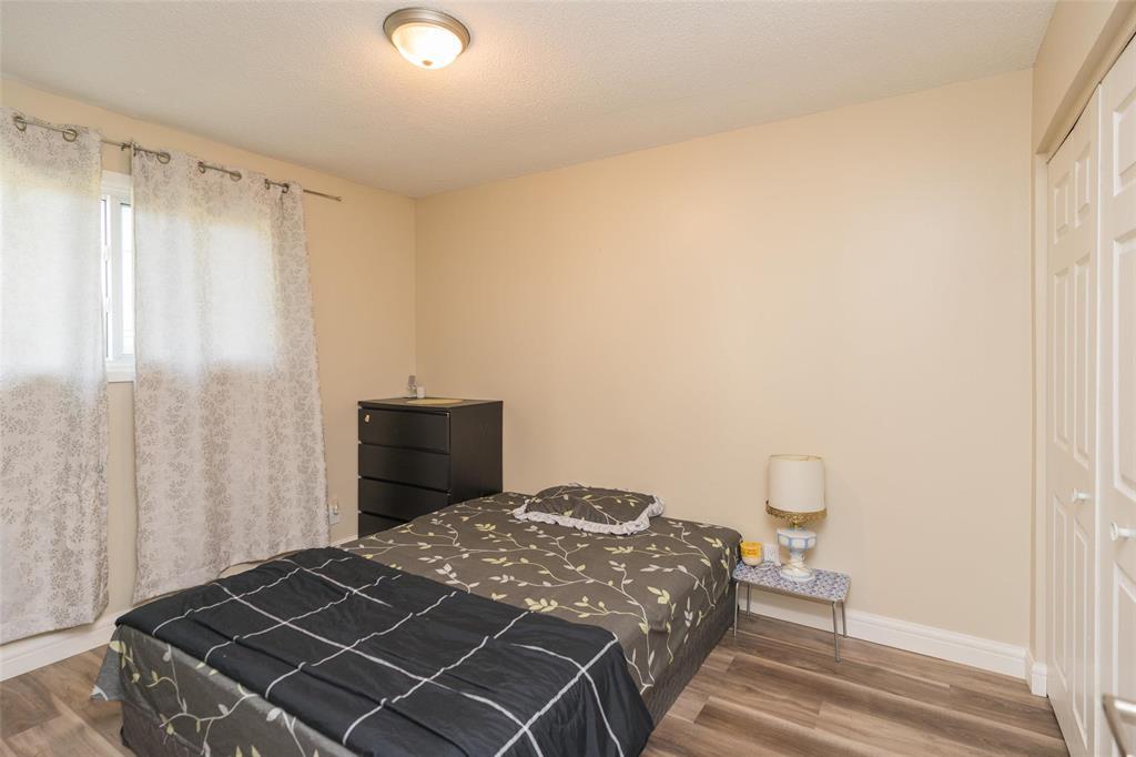 Photo 8 of 311 Larche Crescent, Winnipeg MB