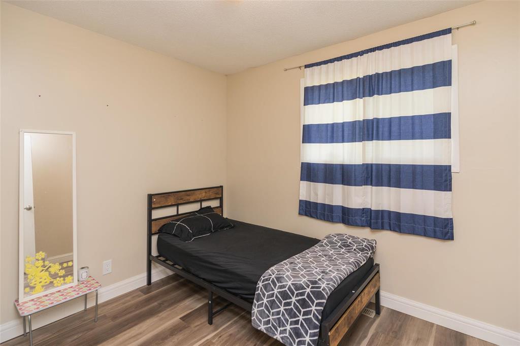 Photo 10 of 311 Larche Crescent, Winnipeg MB